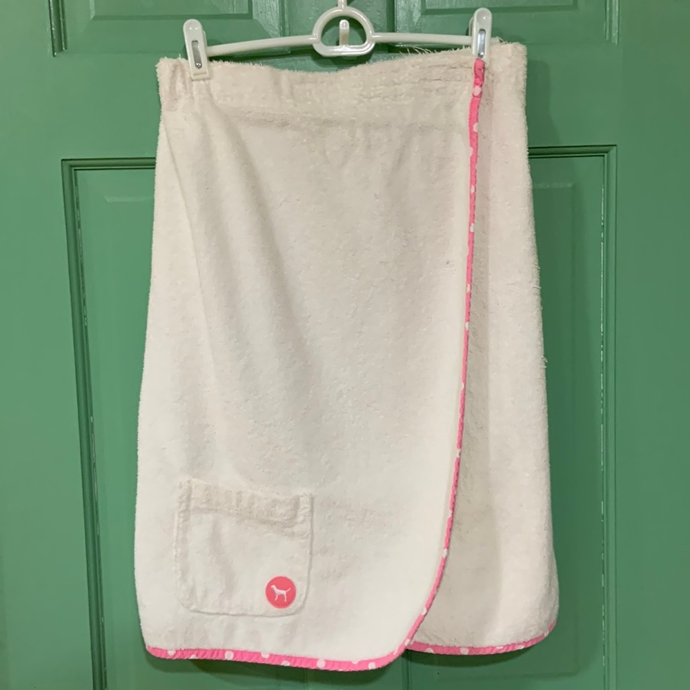 Victoria’s Secret PINK sleeveless robe